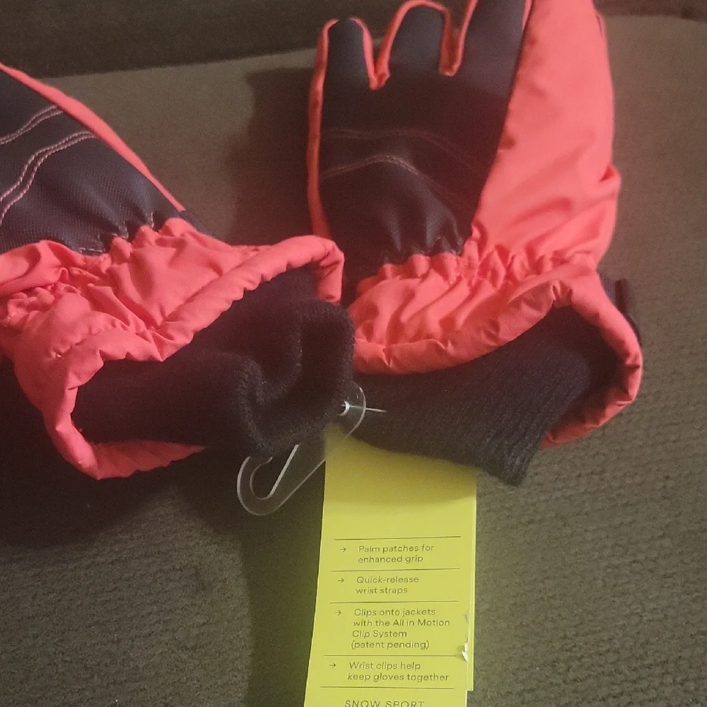 All in Motion Snow Sport Pink and Black Gloves with Secure Fit Size 8-14